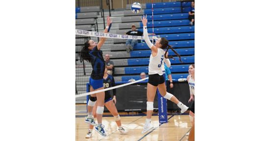 Lady Indians sweep Lopes at home